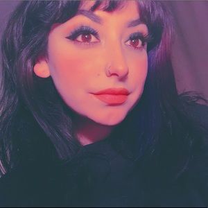 Meet your Posher, Victoria